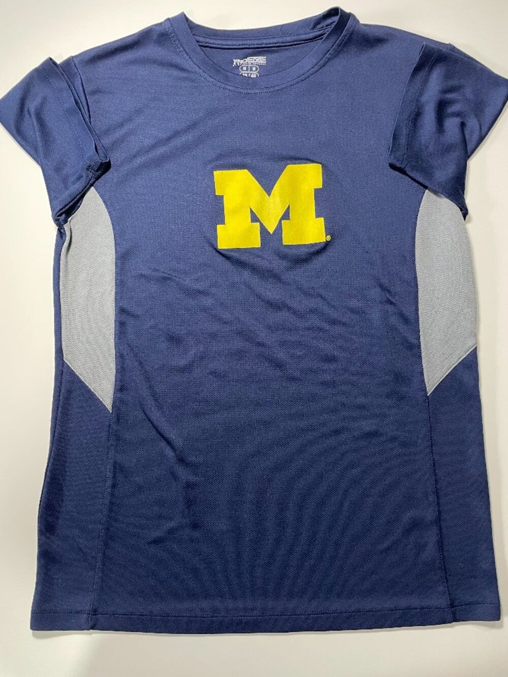 University of Michigan Unisex Pro Edge Athletic Tee Size M 38/40 Polyester Great